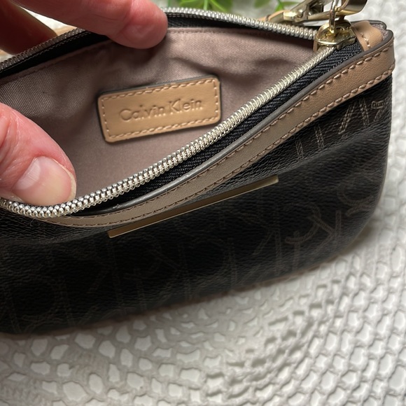 Calvin Klein wristlet - Picture 3 of 3